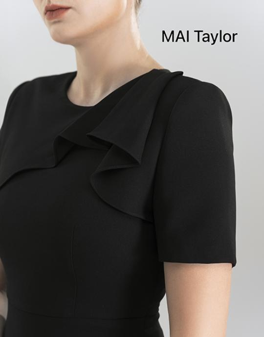 Đầm đen dáng ôm tay ngắn đính nơ ngực – MAI Taylor