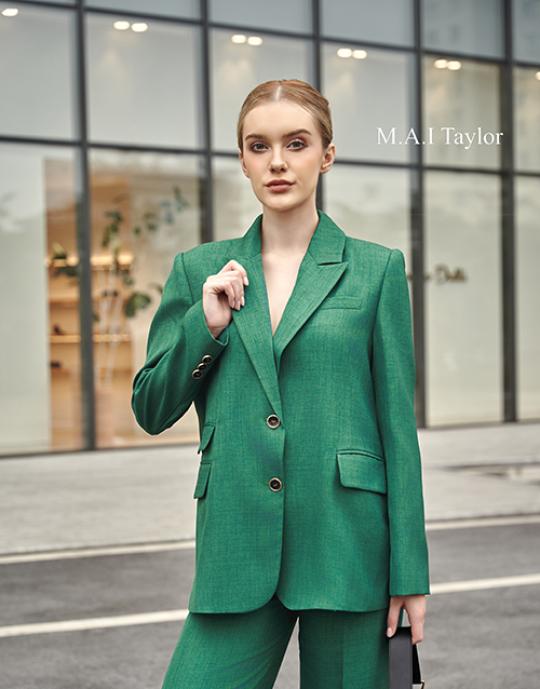 Set vest xanh lục – Phong cách hiện đại, nổi bật cá tính
