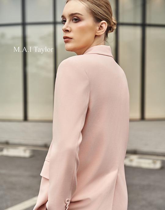 Set vest hồng pastel – Nữ tính, trang nhã và sang trọng