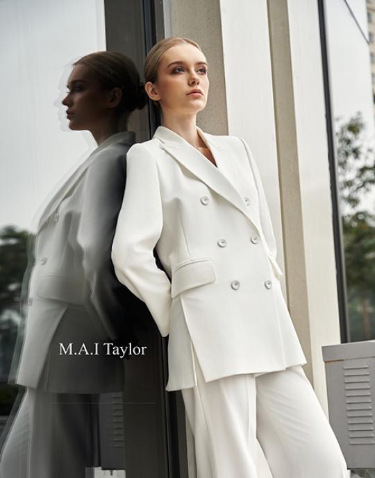 Set vest trắng tinh khôi – Thanh lịch tuyệt đối