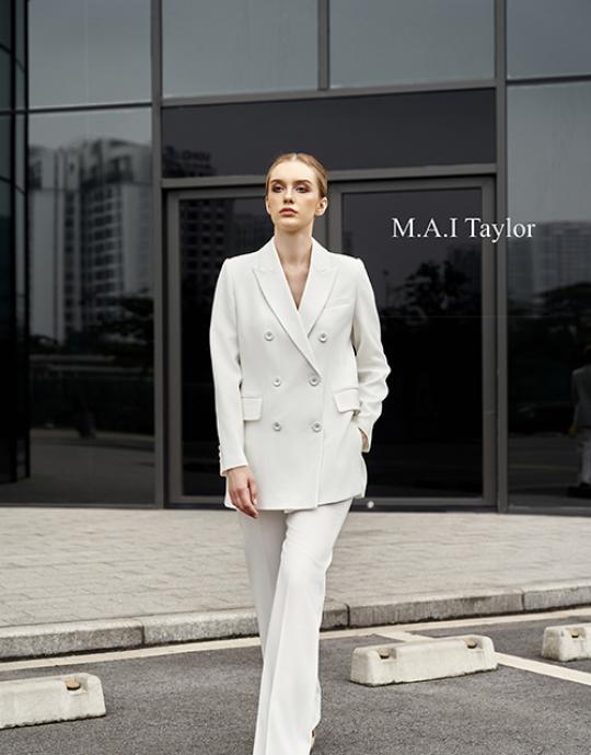 Set vest trắng tinh khôi – Thanh lịch tuyệt đối