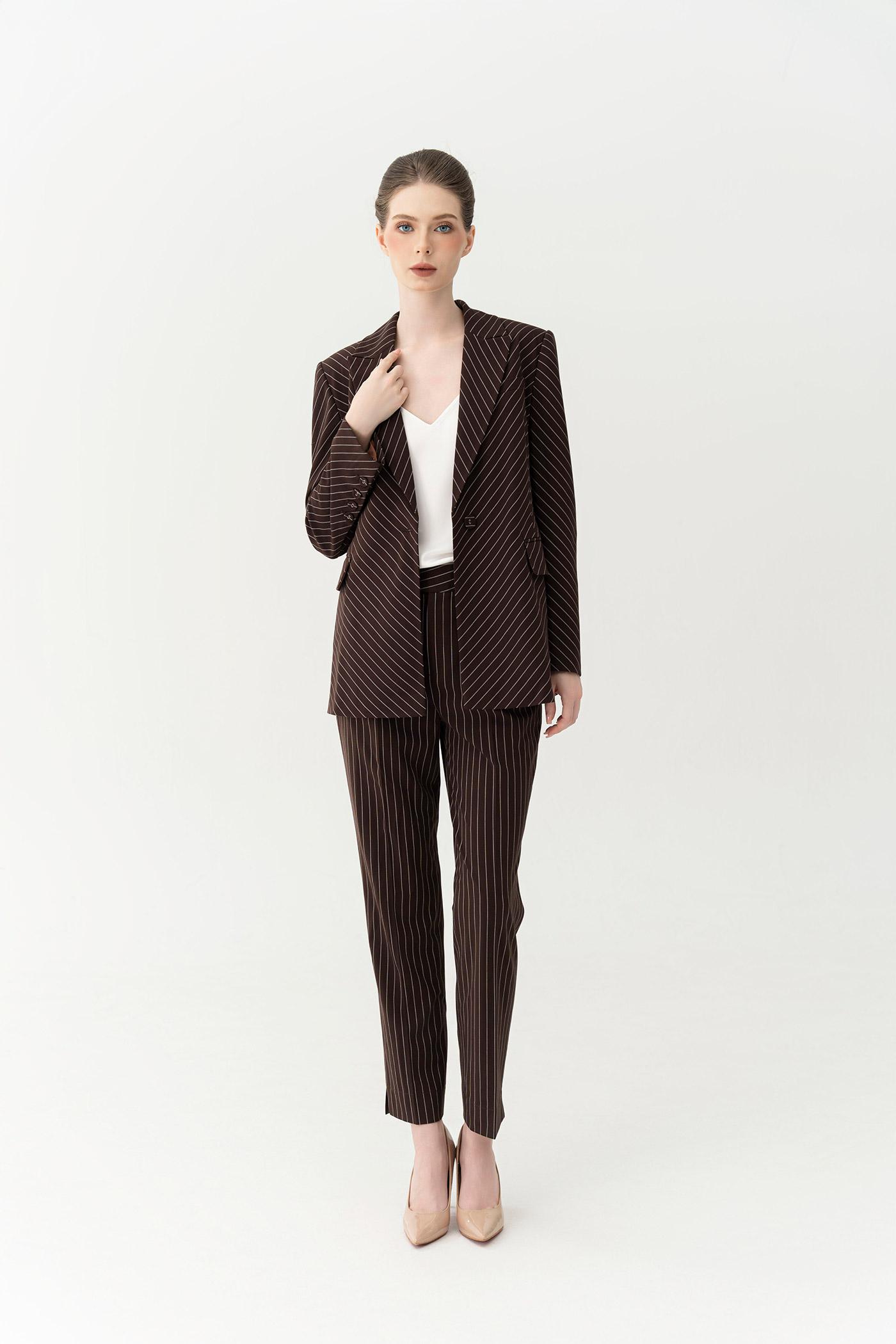 Bộ Suit Nữ Kẻ Sọc Form Chuẩn – Nâu
