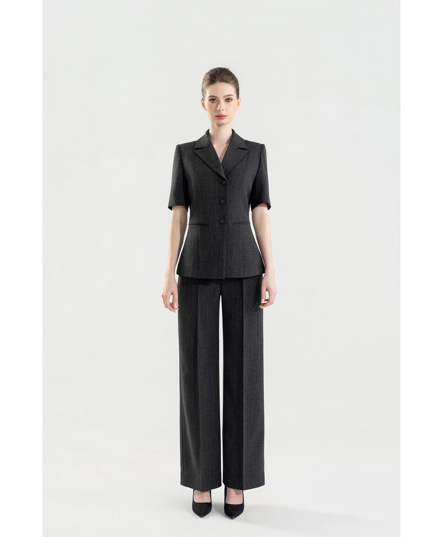 Bộ Suit Tay Ngắn Phom Đứng Màu Xám Than