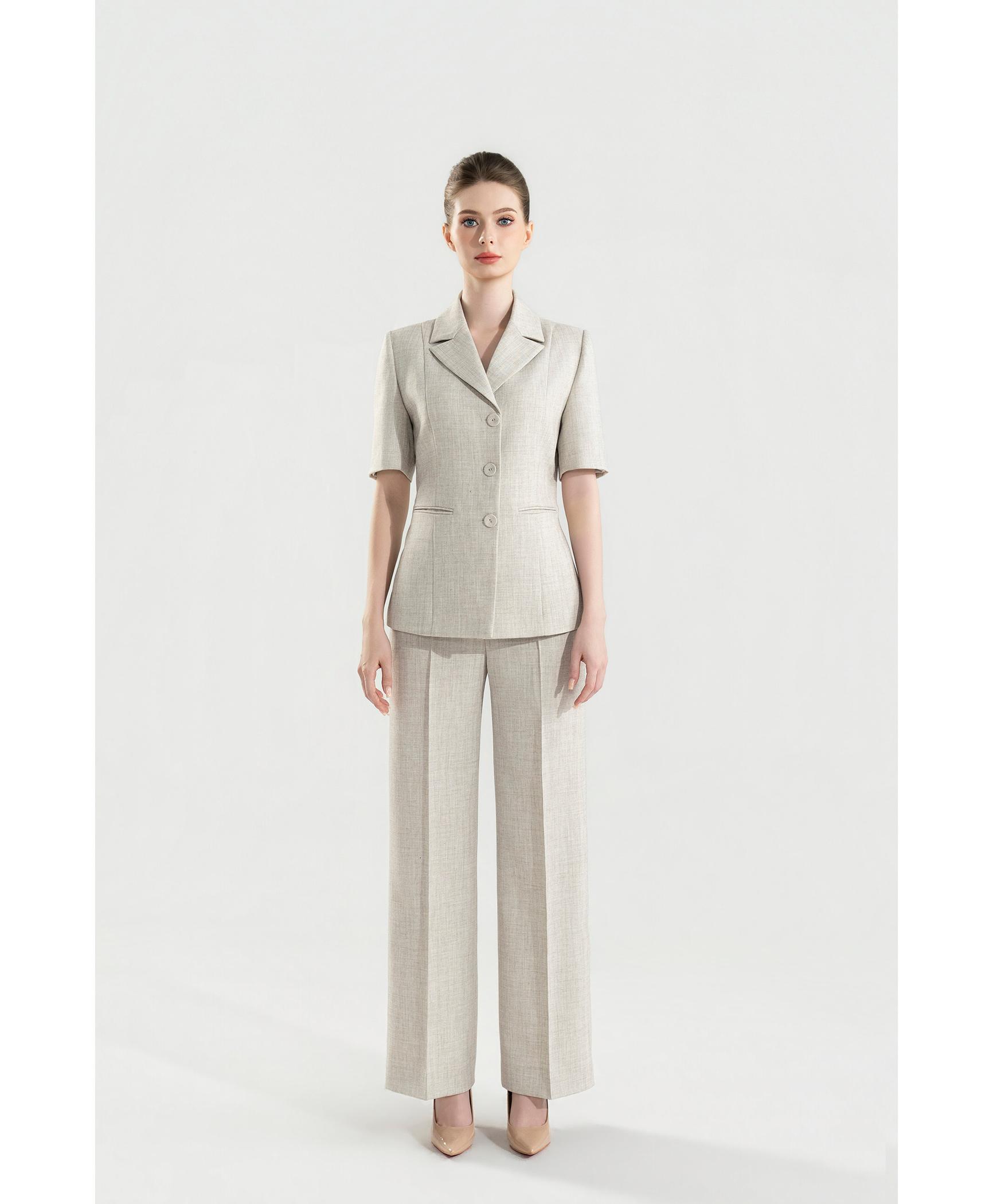 Bộ Suit Tay Ngắn Phom Đứng Màu Be