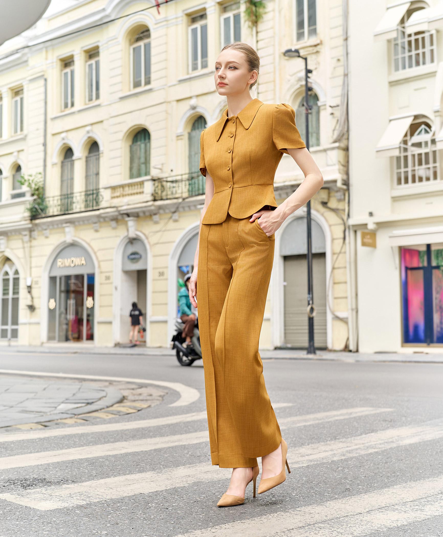 Bộ suit quần nữ cổ sen màu vàng nâu